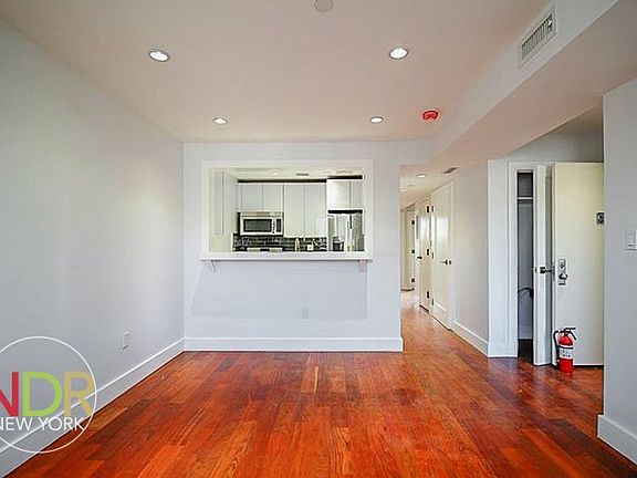 2nd image of 18 Jefferson St Ofc A