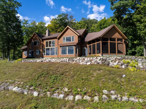 328 Hurricane Mountain Ln, Elizabethtown, NY 12932