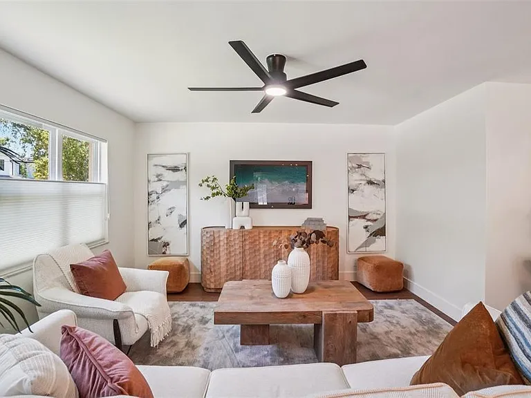 3123 W La Salle St — Photo 16