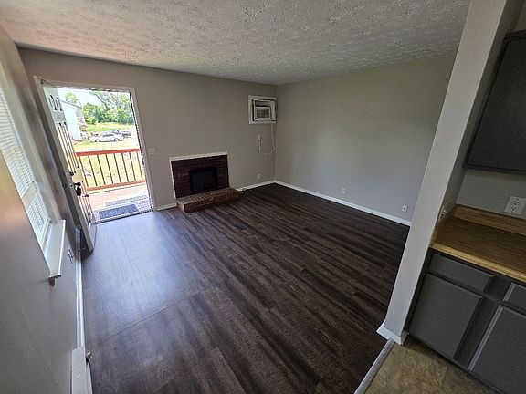 4th image of 1317 Pierce Rd #B