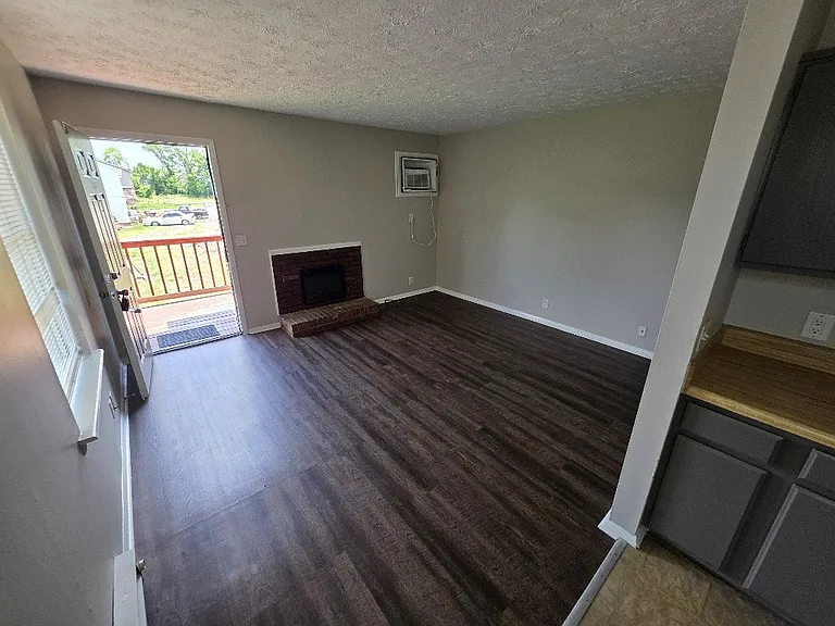 1317 Pierce Rd #B — Photo 4