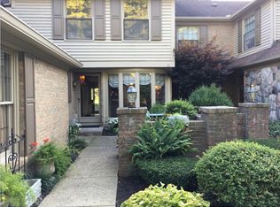 4862 Pine Eagles Ct, Brighton, MI