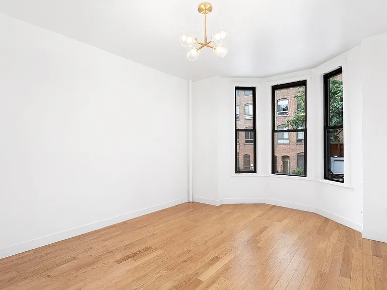 400 7th Ave #4R — Photo 2