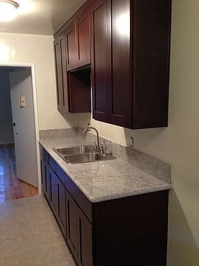 2nd image of 2304 W Oak St APT G