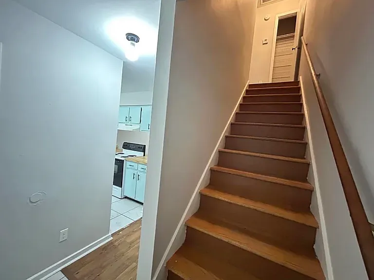 3234 Nekoma Ln — Photo 9