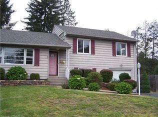 34 Clover Dr, West Hartford, CT 06110