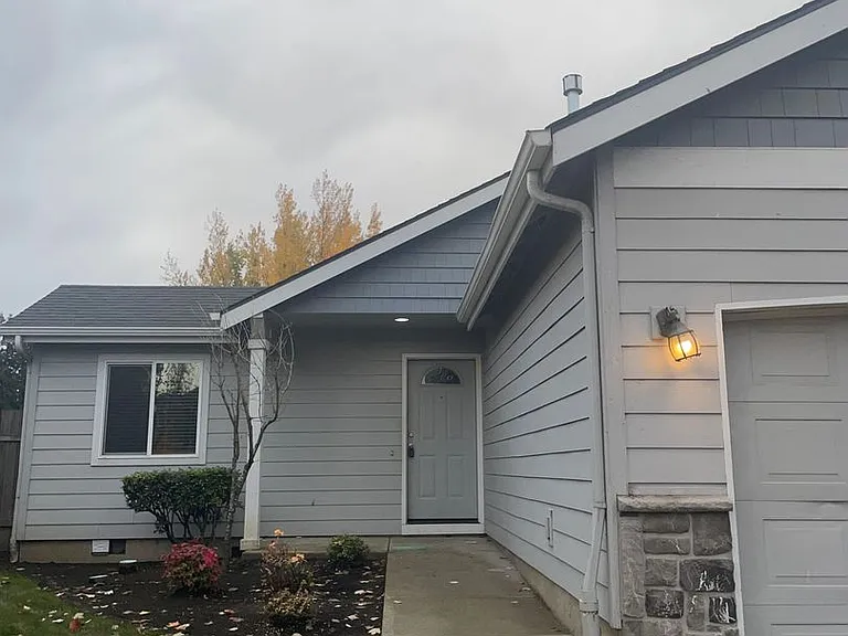 3536-3538 Fisher Ct NE — Photo 1