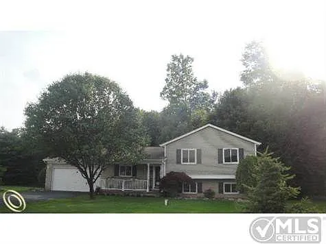 5700 Brooks Dr photo 1