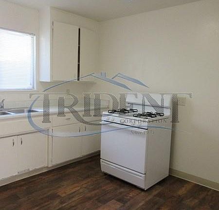 4th image of 1821 Sierra Way APT B