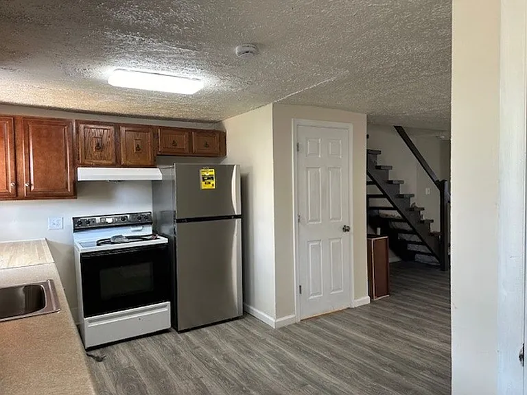 203 N Duke St — Photo 5