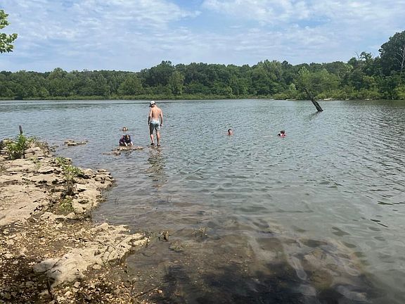 3rd image of 517 County Road 171