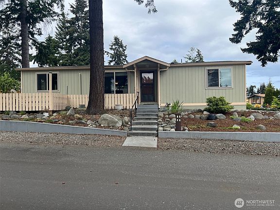 2nd image of 240 Parkwood Blvd