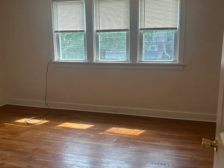 957 Lilac St — Photo 1