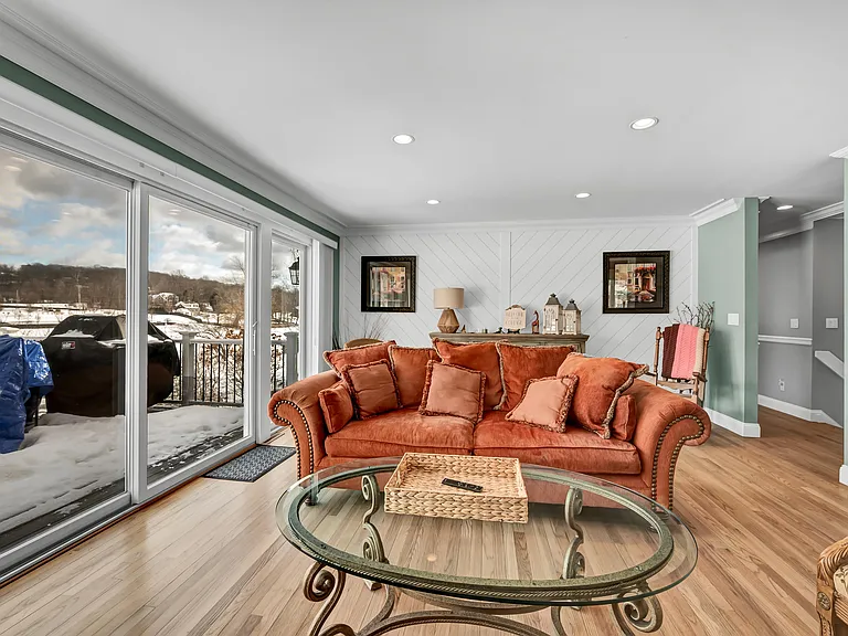 N Lake Shore Dr — Photo 29