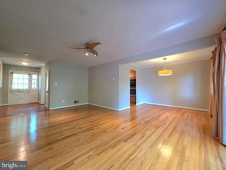 2215 Collingwood Rd — Photo 12