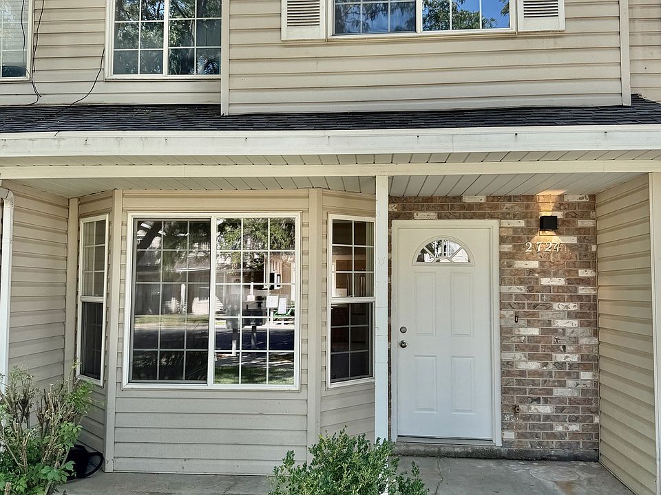 1st image of 2724 S Centerbrook Dr
