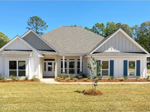 156 Firefly Dr, Lucedale, MS 39452
