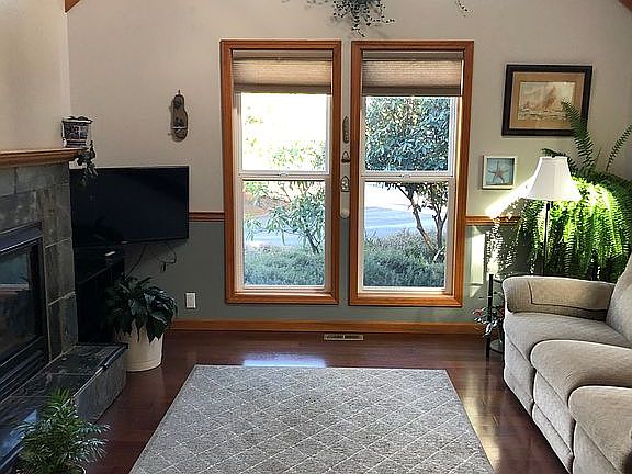 3rd image of 130 Monterey Ave