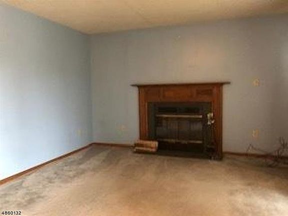 5th image of 38 Heritage Ln #404