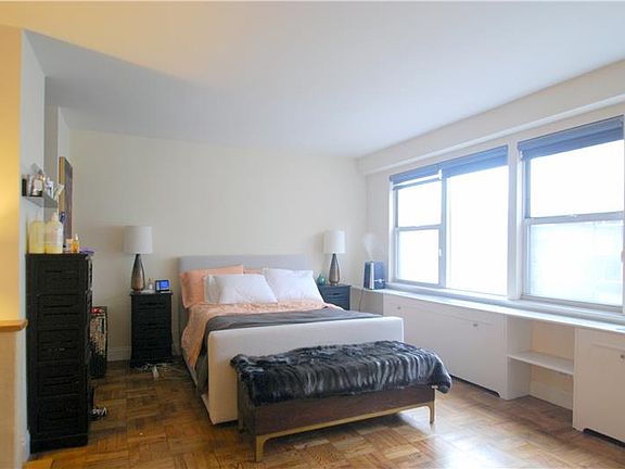 2nd image of 155 E 34th St APT 5L
