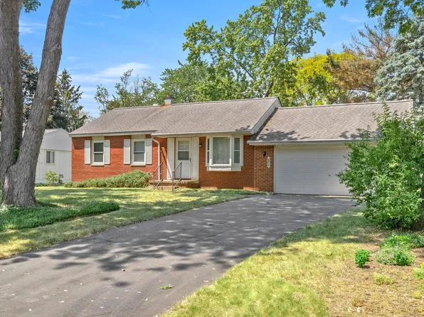 2411 Roselawn St, Wolverine Lake, MI 48390