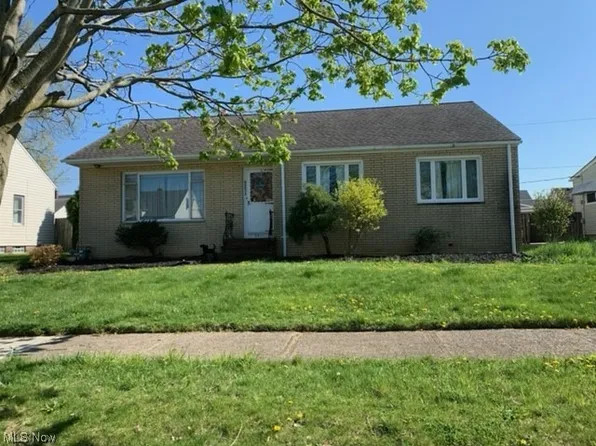 9211 Torrance Ave, Brooklyn, OH 44144