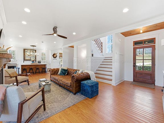 5th image of 248 Ron Thames Rd