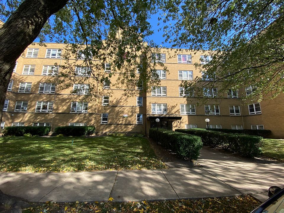 1st image of 5335 N California Ave #102