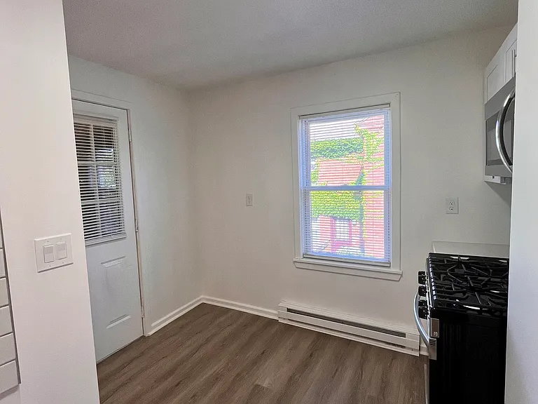 88 Chestnut St #2R — Photo 5