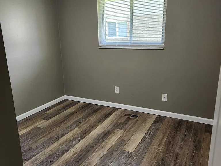 1256 Heritage Dr — Photo 8