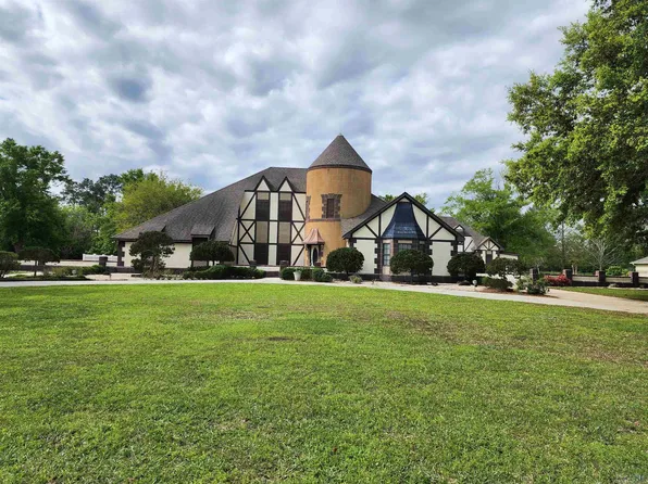 224 Ouiski Bayou Dr, Houma, LA 70360