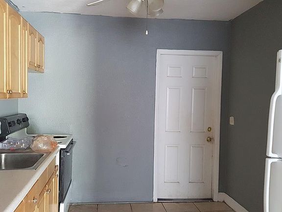 2nd image of 113 NW 10th Ct #2