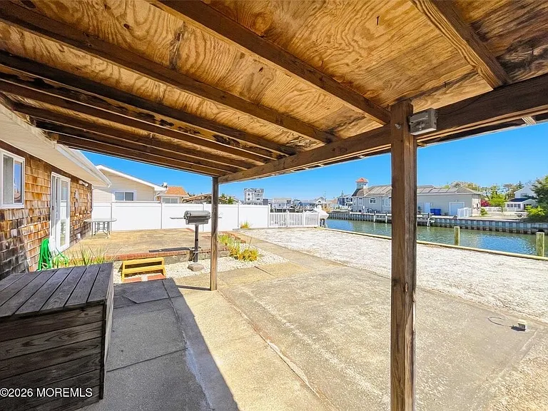 1813 Capstan Dr — Photo 19
