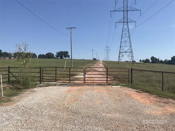 4600 N Harrah Rd, Harrah, OK 73045