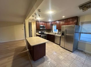 7630 266th St, New Hyde Park, NY 11040