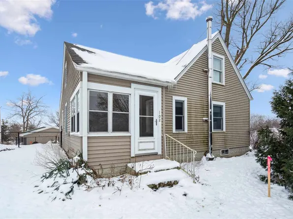 102 Broadway St, West Branch, IA 52358