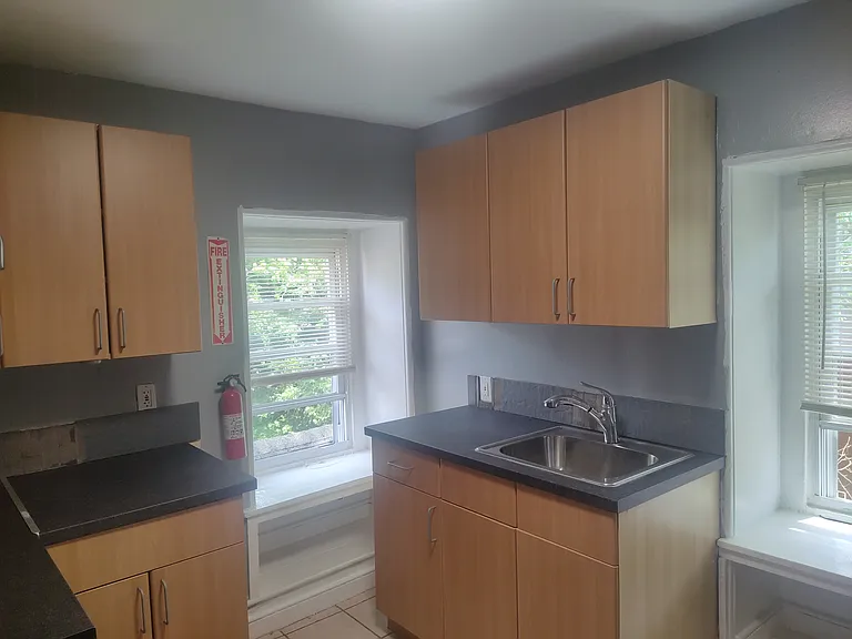 180 E Walnut Ln — Photo 5