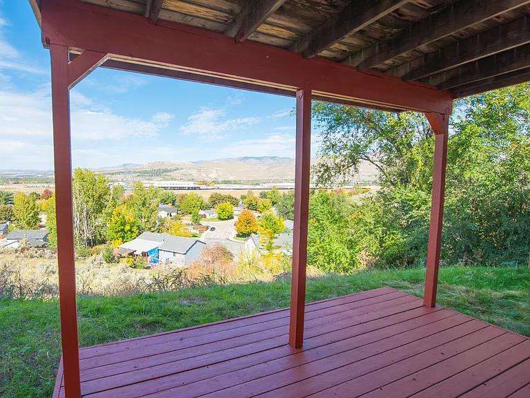 2866 E Eastgate Dr — Photo 29