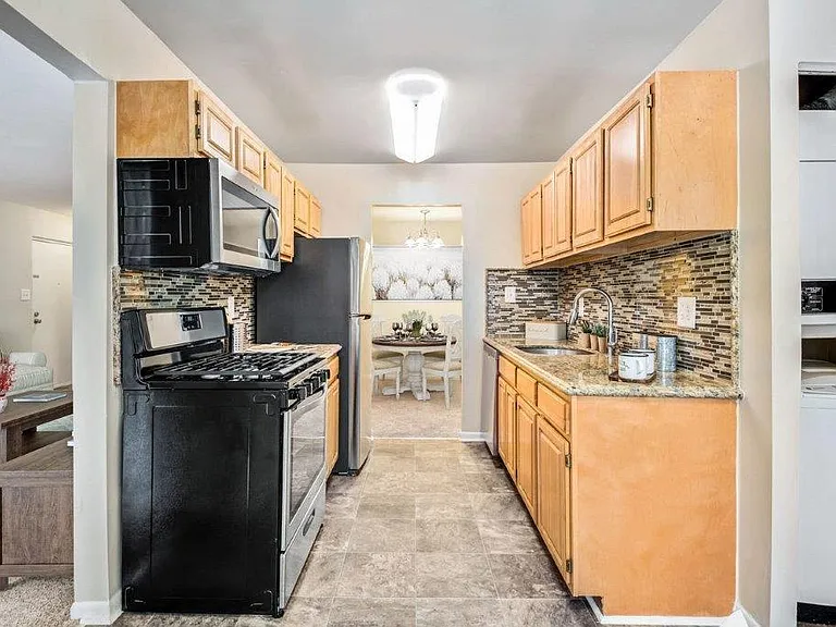 Montgomery Trace Apartment Homes — Photo 1