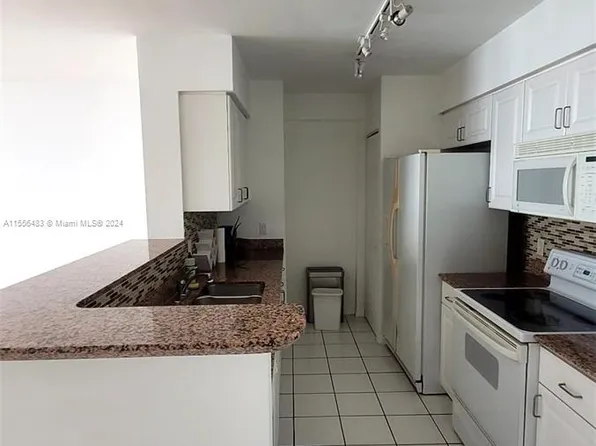 1155 Brickell Bay Dr APT 2805, Miami, FL 33131