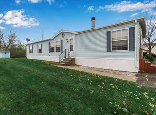 1297 Norwood Dr, Lockport, NY 14094