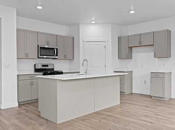 4th image of 1063 E Scuttlebutt Ln