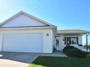 837 19th St, Zumbrota, MN 55992