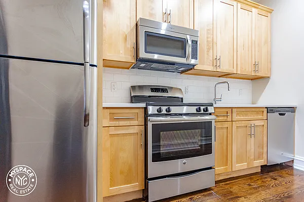 Rented by MySpaceNYC | media 28