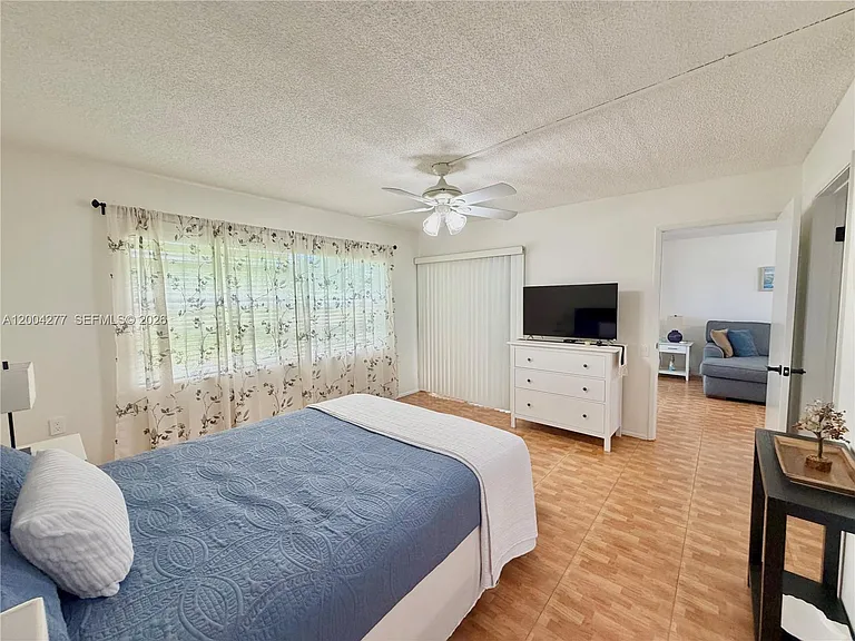 1203 Bahama Bnd #G1 — Photo 21