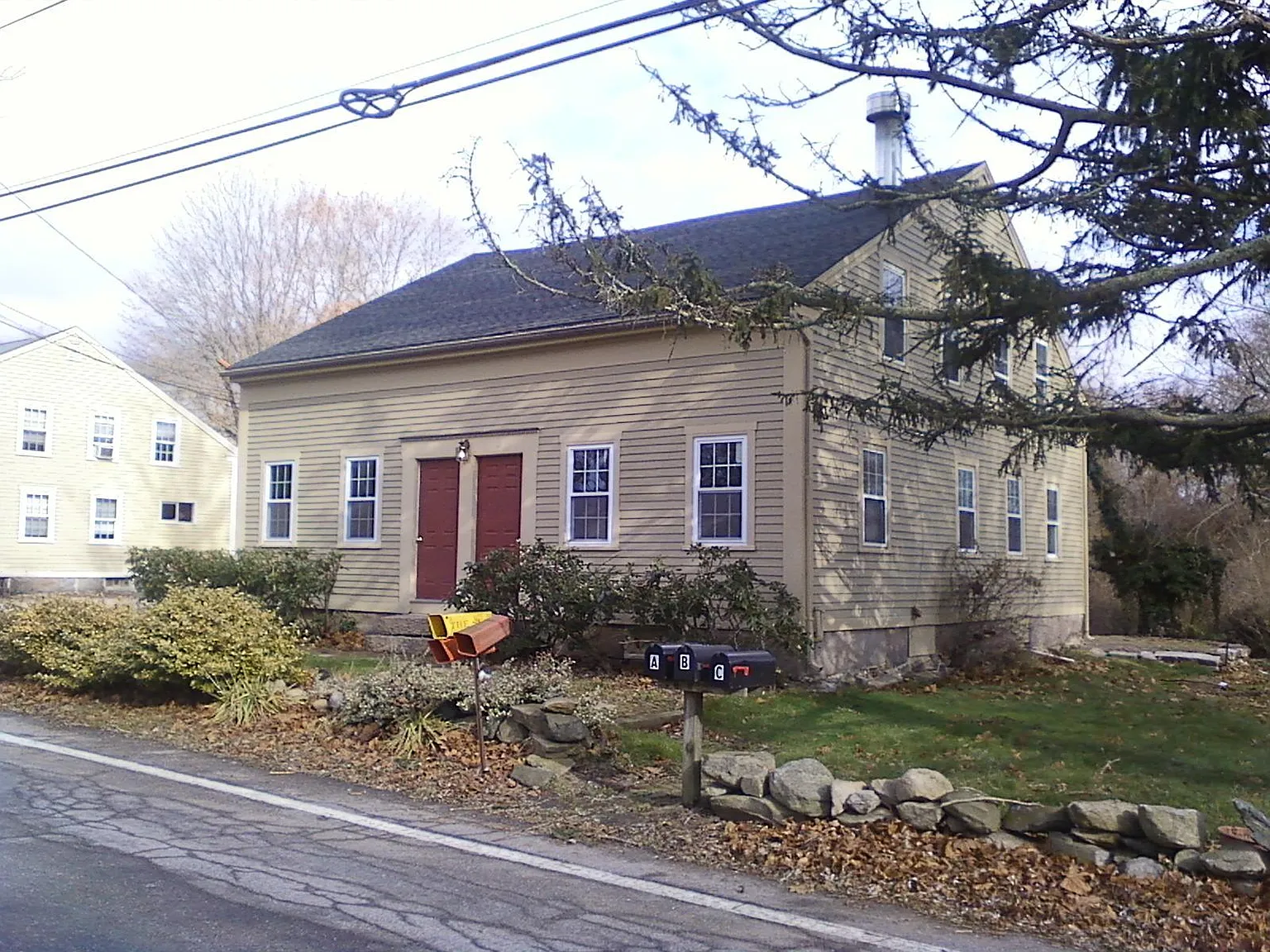 2 bed, 1.5 bath, 1200 sqft, $2,400 — Photo 3