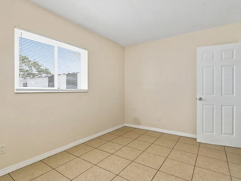 1799 Russell St S #3 — Photo 18