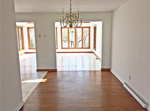 3rd image of 142 Standiford Ave