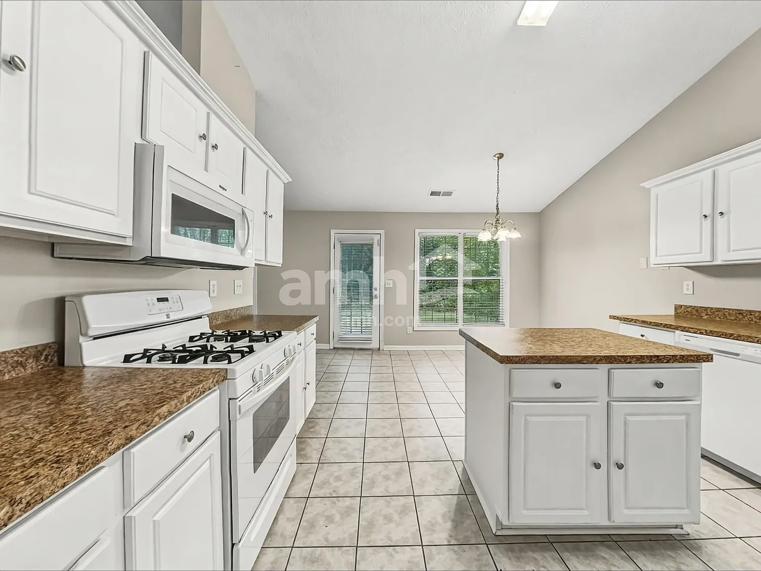 4 bed, 2.0 bath, 2148 sqft, $2,250 — Photo 4
