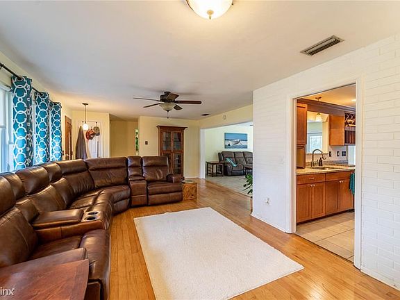 5th image of 1795R Woodridge Dr
